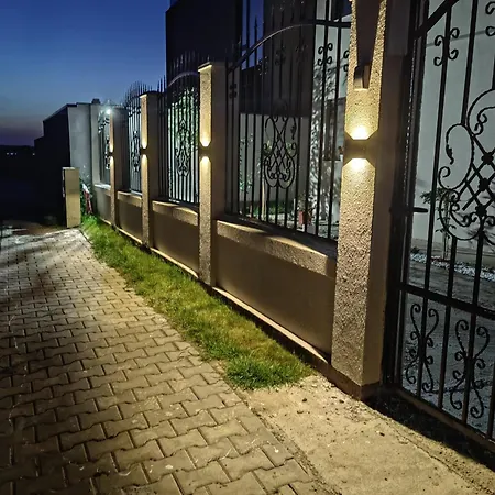 Casa Filip Нэводари